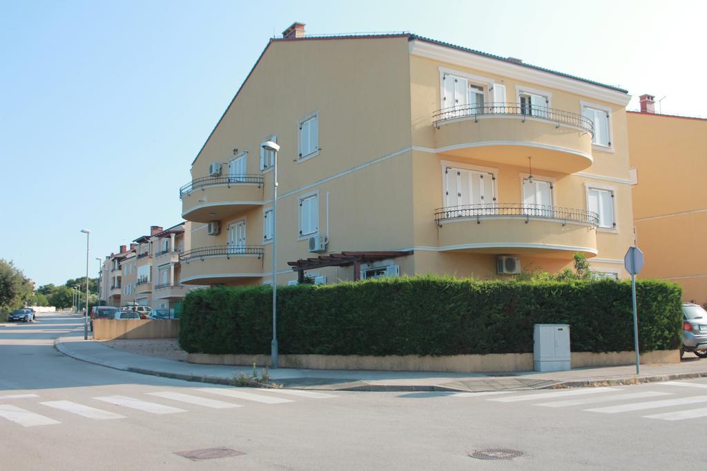 Apartment Nina Pula Exterior foto